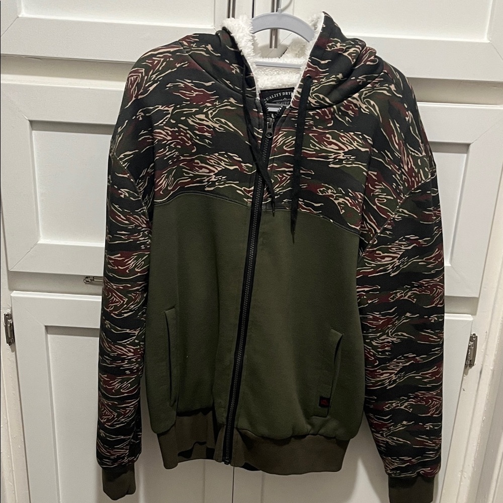 Camouflage Patterned Hoodie